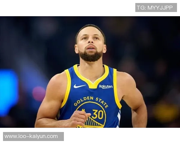 梅尔顿分享与库里搭档感受强调利用库里吸引防守的重要性