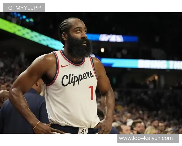 哈登半场表现分析：8投3中斩获9分5助攻三分命中率提升正负值为4