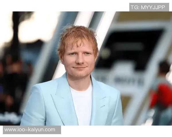 黄老板分享8岁与34岁穿巴萨球衣对比照引发粉丝热议 黄老板分享8岁与34岁穿巴萨球衣对比照引发粉丝热议