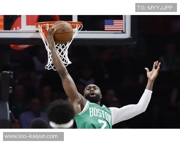 杰伦布朗半场表现回暖17分4板1盖帽次节手感火热独得15分 杰伦布朗半场表现回暖17分4板1盖帽次节手感火热独得15分