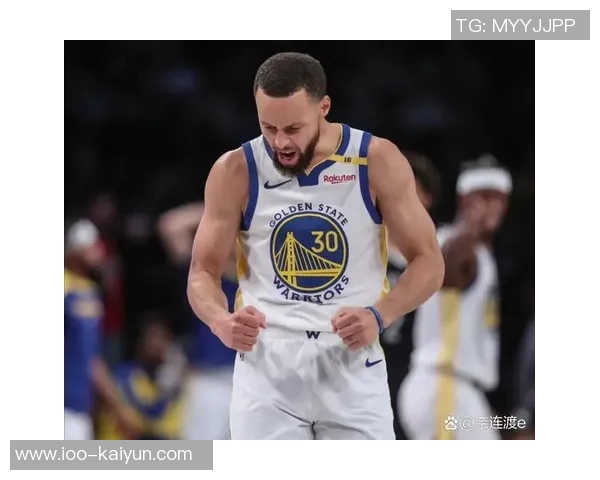 快船与勇士上半场激战小卡表现出色库里紧追不舍比分胶着仅差4分 快船与勇士上半场激战小卡表现出色库里紧追不舍比分胶着仅差4分