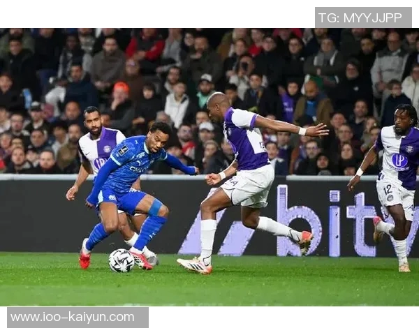 德天空报道多特蒙德关注费耶诺德中场昆滕廷伯合同将于明夏到期